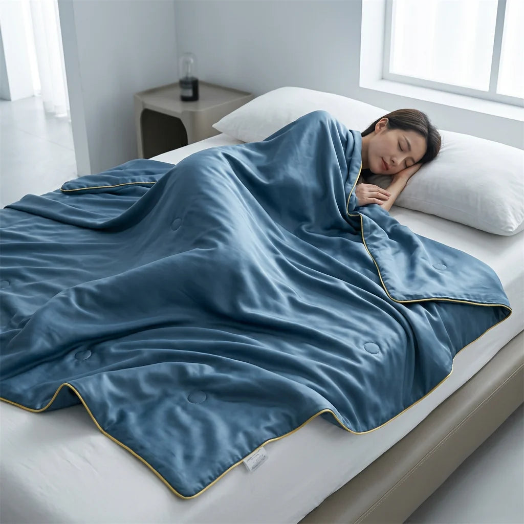 Ice Silk Sleep Blanket - Stay cool and dry with moisture-wicking fibers