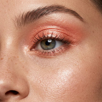 EasyTint™ - Crease-resistant liquid eyeshadow for all-day wear