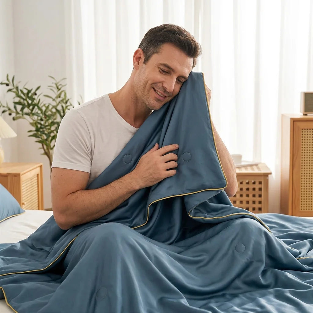 Ice Silk Sleep Blanket - Stay cool and dry with moisture-wicking fibers